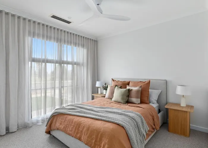 Golf Fronted Getaway Silverwoods