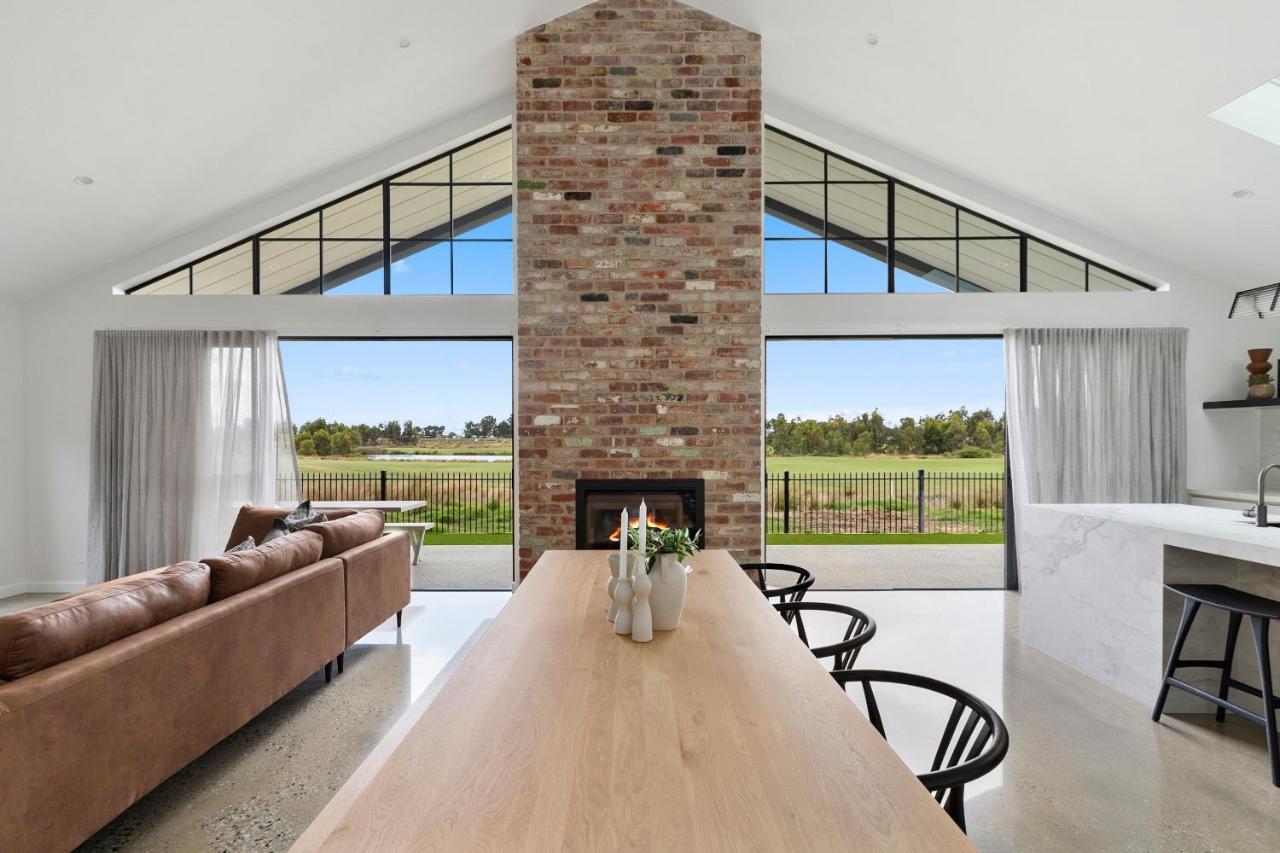 Golf Fronted Getaway Silverwoods Holiday home