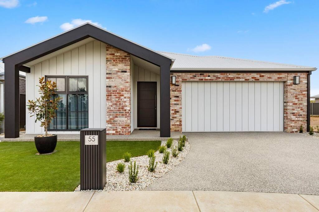 Golf Fronted Getaway Silverwoods