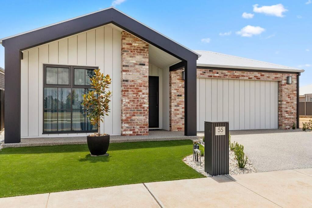 Holiday home Golf Fronted Getaway Silverwoods